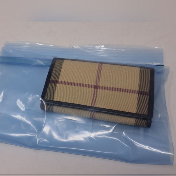 NEW Burberry Key Card Holder Wallet Nova Check Leather Y2K Fiocchi Italy 4x3.5" - Picture 12 of 15